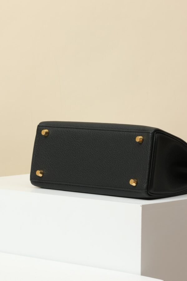 HERMES Kelly 25 Crossbody Bag in Black Togo Leather with Gold Hardware