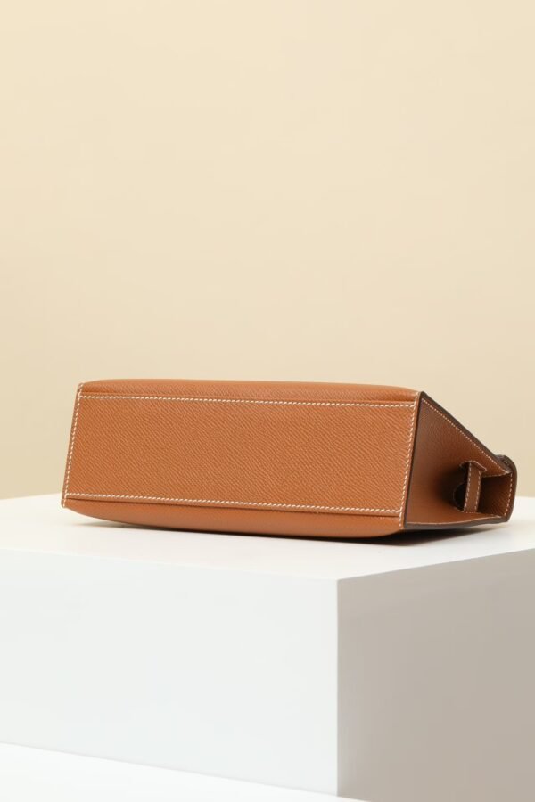 HERMES Kelly 22 Pochette in Gold Epsom Leather with Gold Hardware