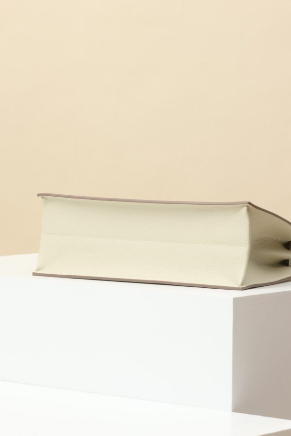 HERMES Kelly Danse 22 in Craie Evercolor Leather with Palladium Hardware