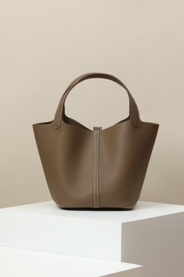 HERMES Picotin Lock 22 Bucket Bag in Étoupe Taurillon Clemence Leather with