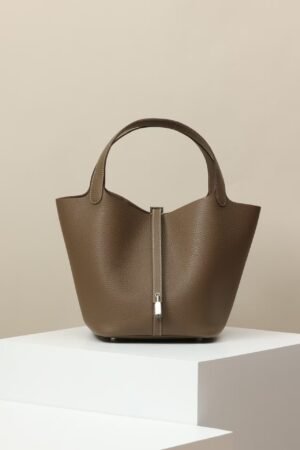 HERMES Picotin Lock 22 Bucket Bag in Étoupe Taurillon Clemence Leather with