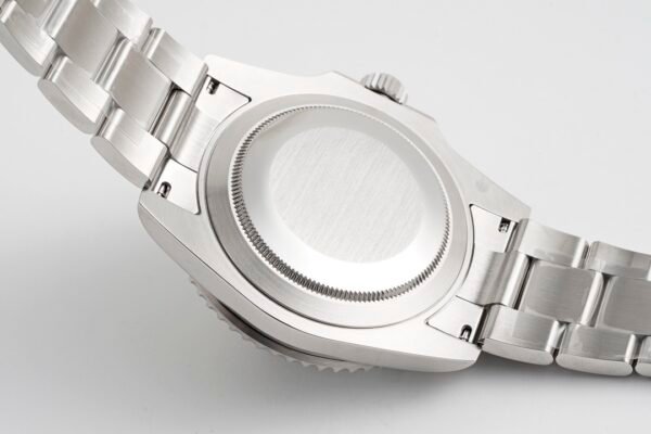 Rolex Submariner "Hulk" in Oystersteel, 41mm, Oyster Case