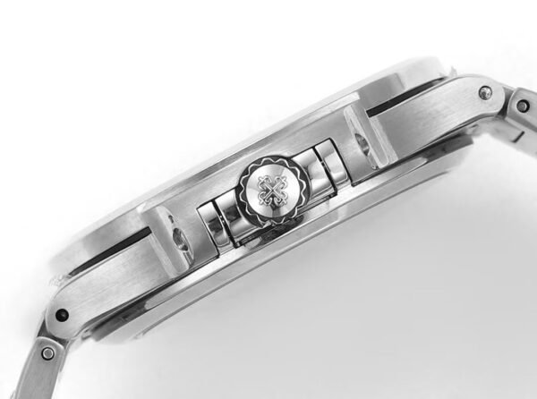 Patek Philippe Nautilus, 35.2mm, Stainless Steel